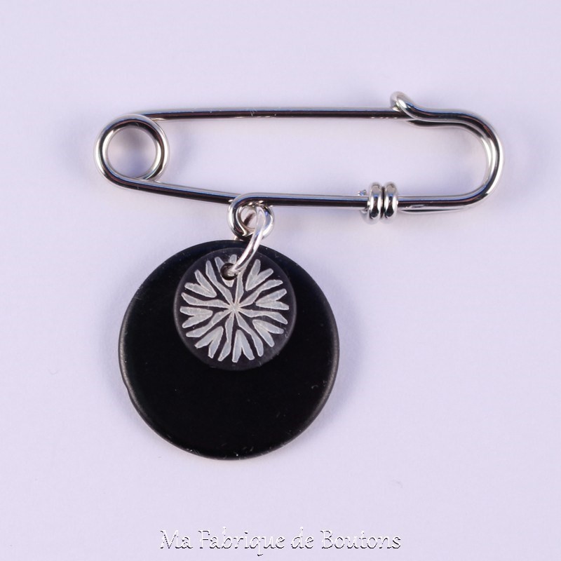 Caîssa Brooch Caîssa Brooch