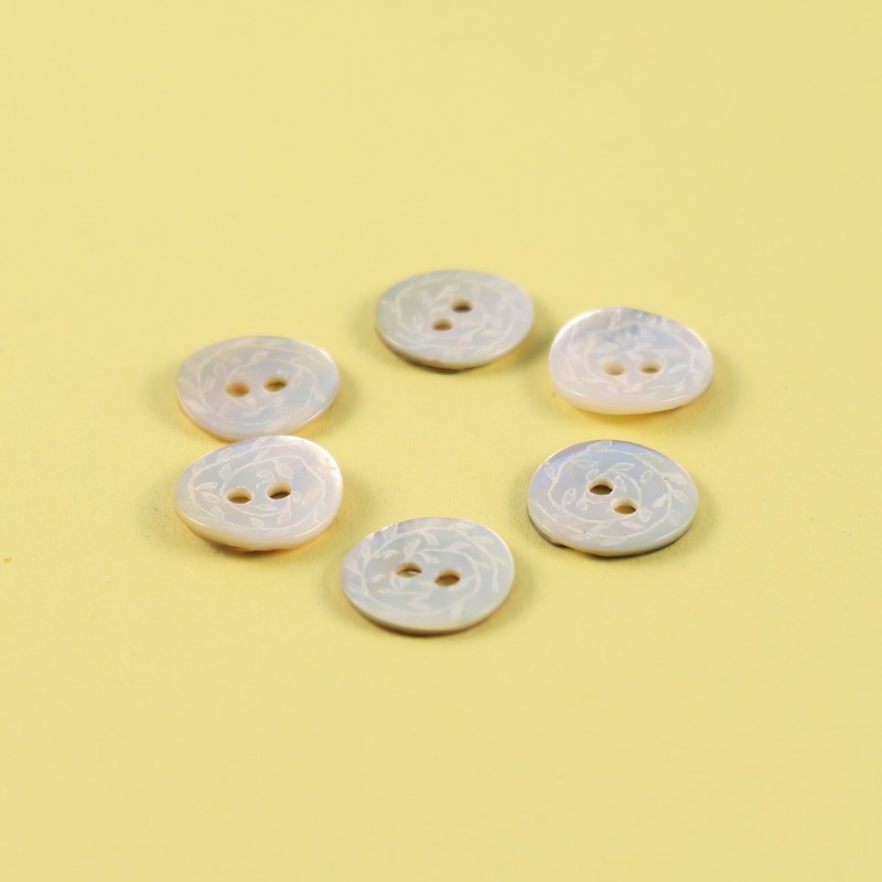 Set of 6 Bertine Mother of Pearl Buttons Set of 6 Bertine Mother of Pearl Buttons