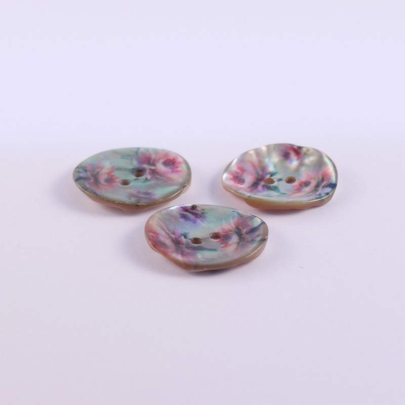 Set of 3 Mother of Pearl Buttons Set of 3 Mother of Pearl Buttons