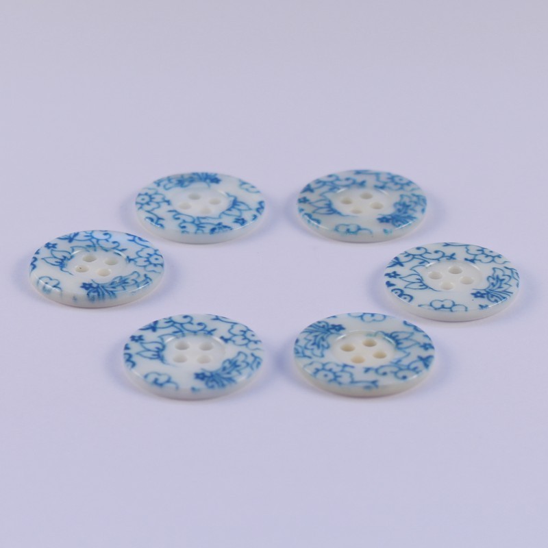 Set of 6 Mother of Pearl Buttons Set of 6 Mother of Pearl Buttons