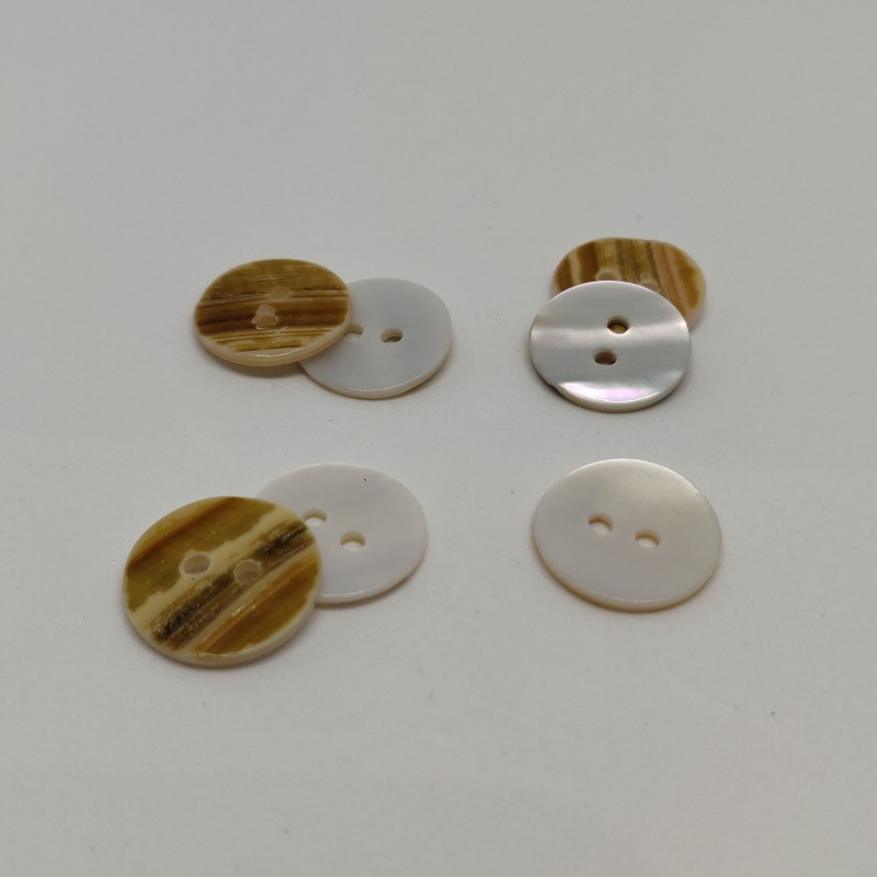 Set of 6 Mother of Pearl Buttons Set of 6 Mother of Pearl Buttons