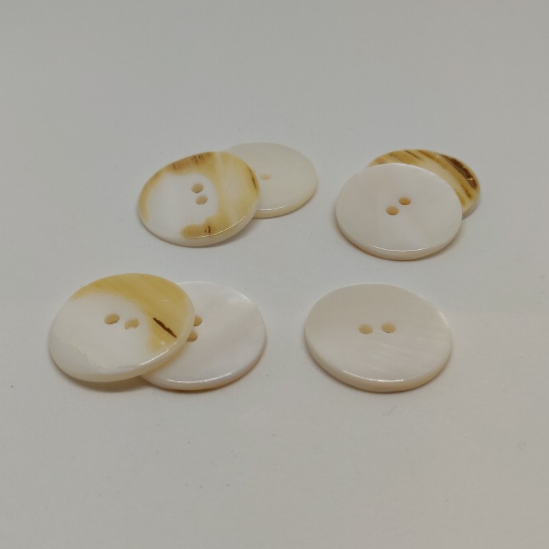Set of 6 Mother of Pearl Buttons Set of 6 Mother of Pearl Buttons