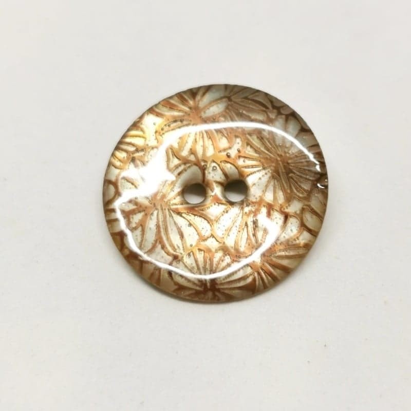 Mother of pearl enamel flower button Ginny