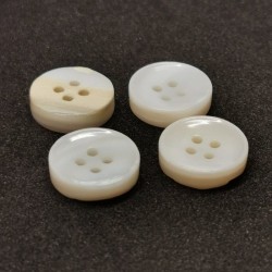 Customisable mother-of-pearl button