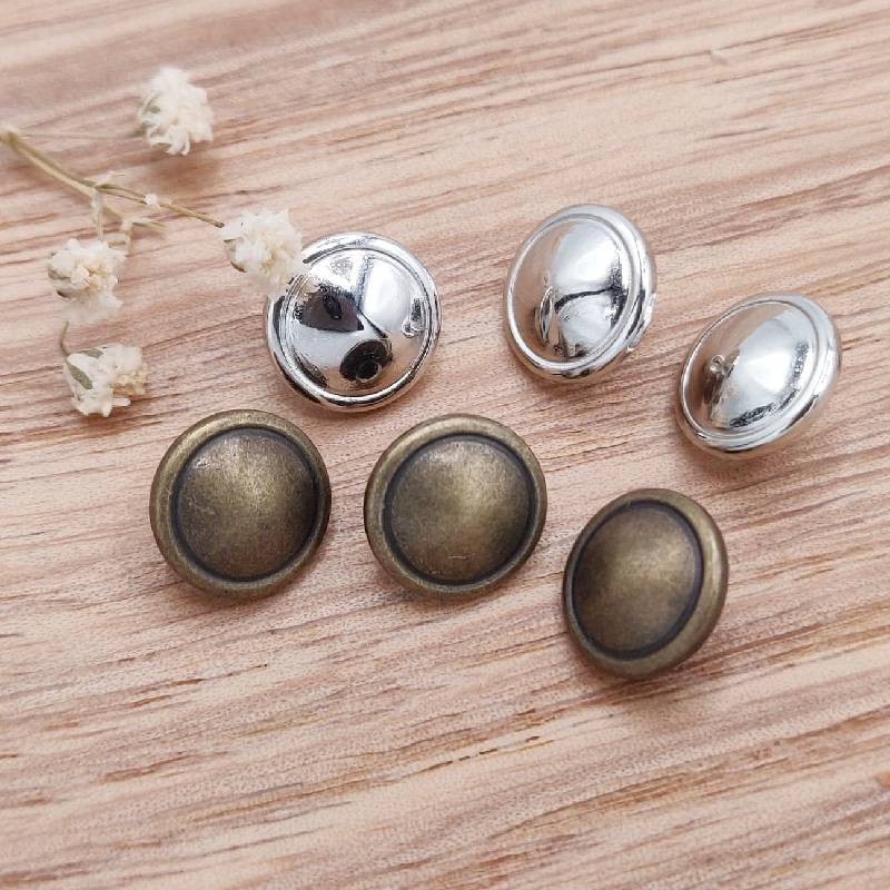Metal button Gwennan Metal button Gwennan