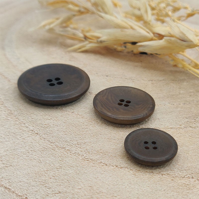 Brown corozo button