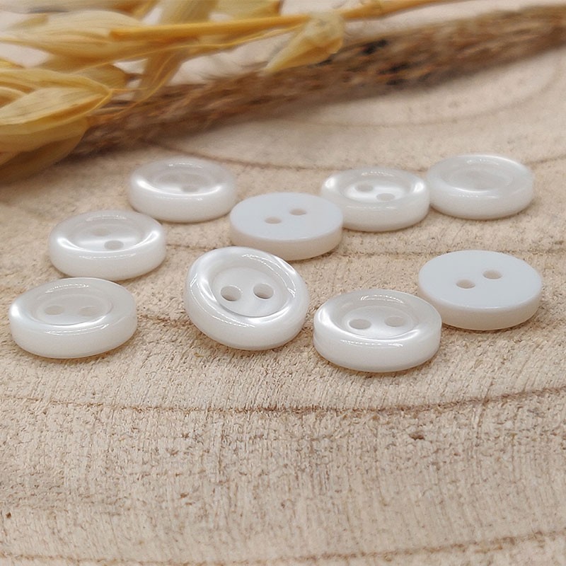 Humbeline white button 11mm