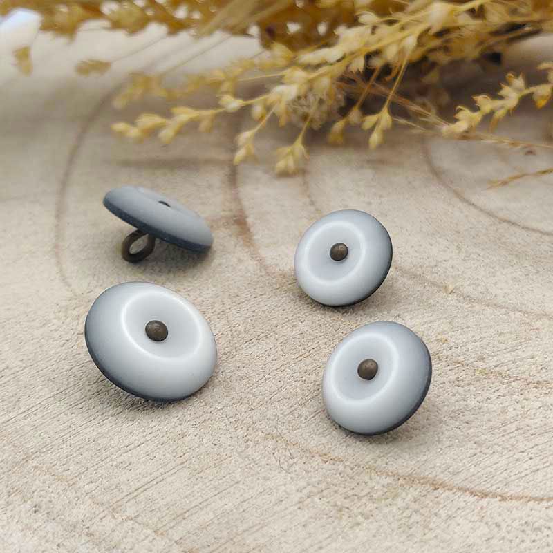bouton polyester gris